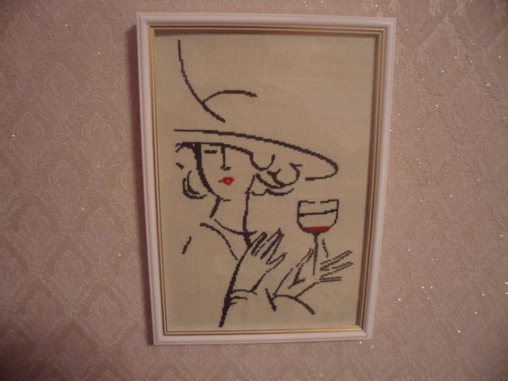 Работа «дама с фужером»