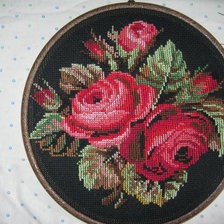 Работа «розы на черном от рс-студии»