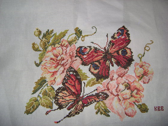 Работа «Пионы и бабочки»