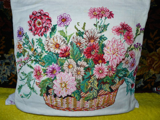 Работа «Корзина с георгинами»