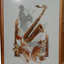 Работа «Саксофон с кленовыми листьями (Riolis)»