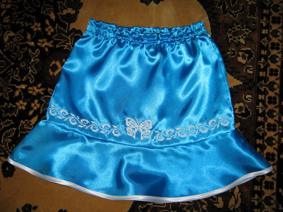 Работа «вышитая юбочка для моей доченьки»