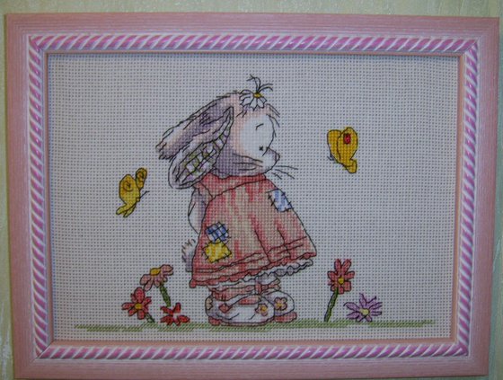 Работа «Зайка в розовом сарафане»