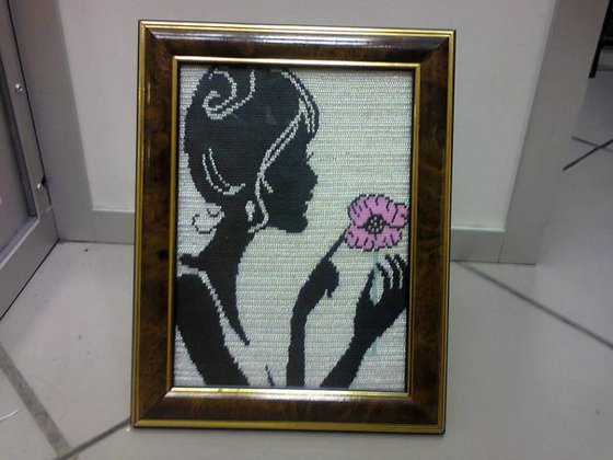 Работа «Девушка с цветком!»