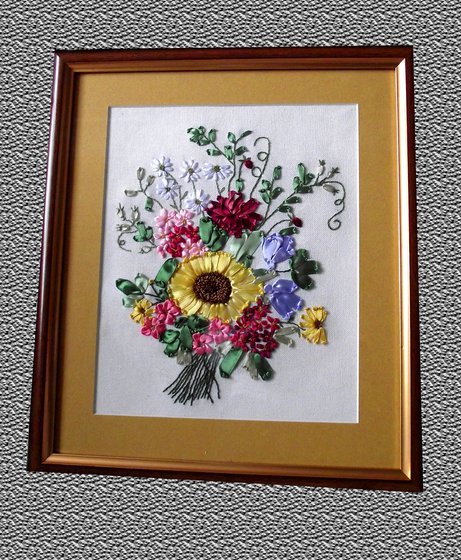 Работа «Летний букет (ленты + швы мулине)»