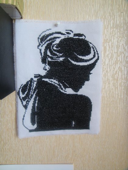 Работа «силуэт девушки»