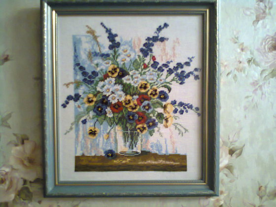 Работа «Фиалки с ромашками»