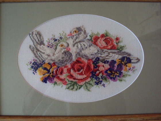 Работа «Голуби в цветах»