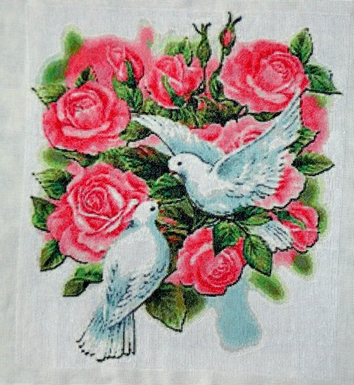 Работа «Голуби в розах»