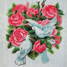 Работа «Голуби в розах»