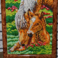 Работа «Лошадь с жеребенком в бисере»