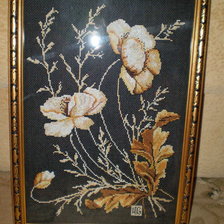 Работа «Цветы на черной канве»