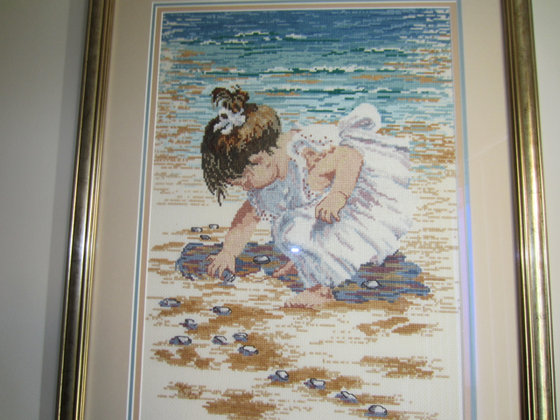 Работа «Девочка собирающая ракушки»