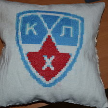 Работа «Подушечка с вышивкой эмблемы КХЛ»
