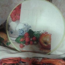 Работа «Натюрморт с малиной»