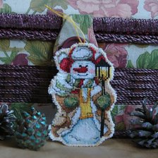 Работа «Снеговичок на елку-2»