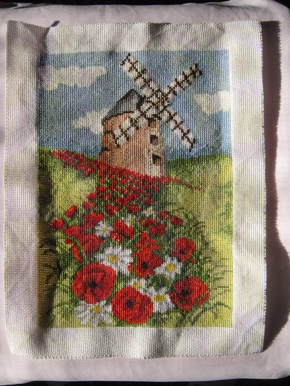 Работа «Мельница на маковом поле»