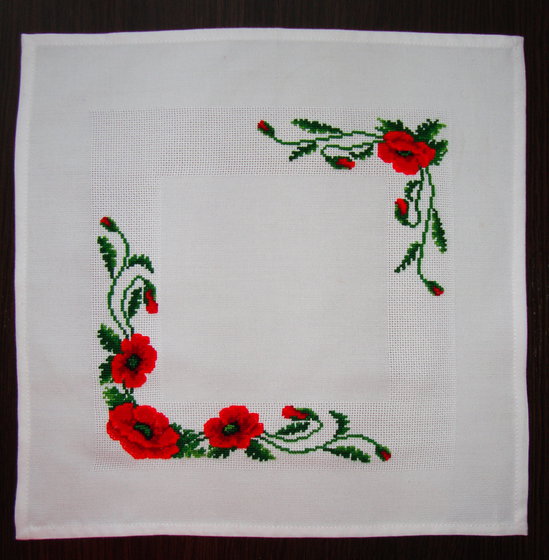 Работа «салфетка с маками»
