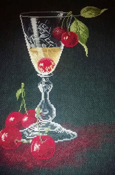 Работа «Бокал c черешней»