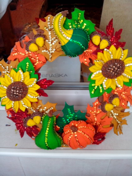 Работа «фетровый венок»