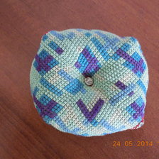 Работа «Бискорню (игольница) - изнаночная сторона»