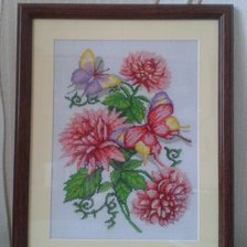 Работа «Хризантемы с бабочками»