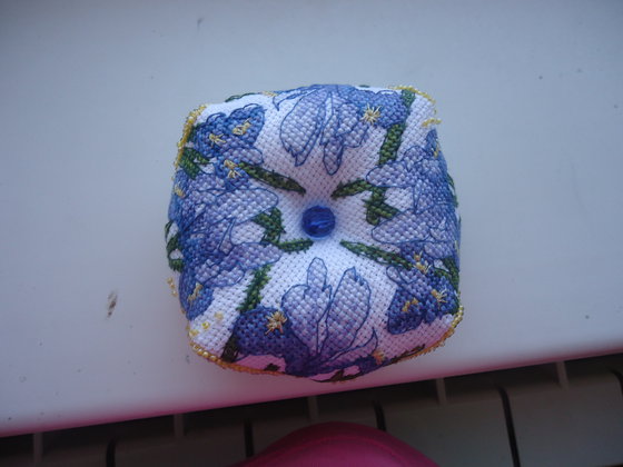 Работа «Бискорню-игольница»