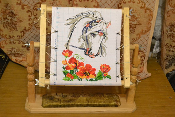 Работа «Лошадь и маки»