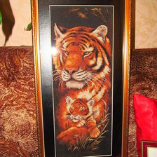 Работа «Тигрица с тигренком»