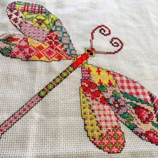 Работа «стрекоза в стиле пэчворк»