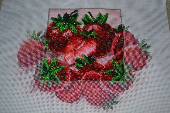 Работа «клубнички бисером»