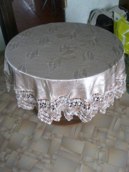 Работа «обвязанная скатерка на журнальный столик»