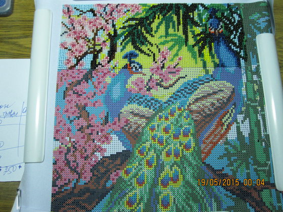 Работа «Павлины. Вышивка бисером»