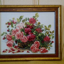 Работа «Королевские розы, набор фирмы Чудесная игла.»