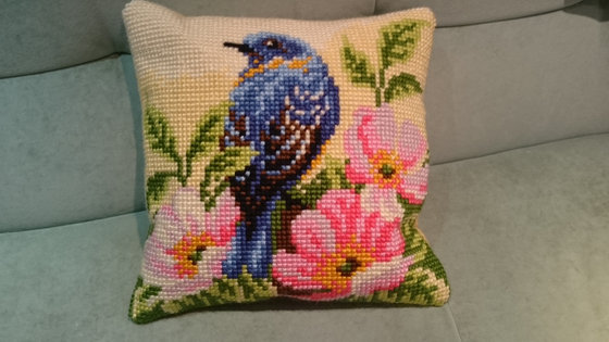 Работа «Подушка от vervaco»