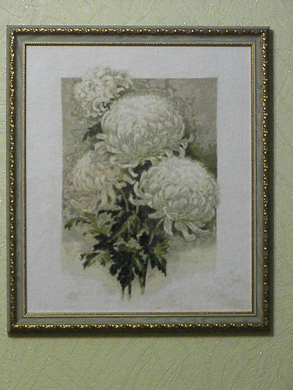 Работа «Белые хризантемы»