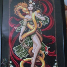 Работа «Девушка и золотой змей»