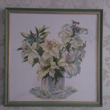 Работа «Белые лилии  (Риолис)»