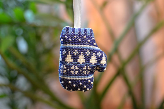 Работа «Варежка на елку»