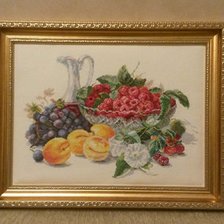 Работа «Абрикосы и малина»