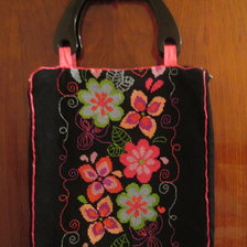 Работа «Вышитая сумка»