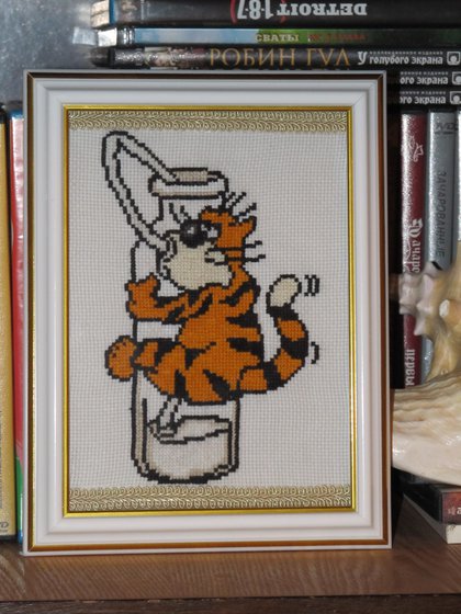 Работа «Рыжий кот с бутылкой молока»