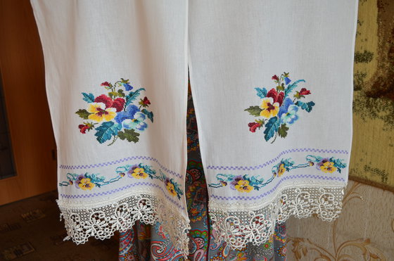 Работа «Рушник Анютины глазки»