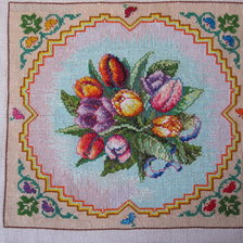 Работа «Тюльпаны подушка»