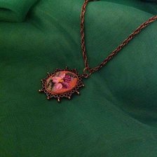 Работа «Фиалка. Размер изображения 1.9см х 2.4см.»