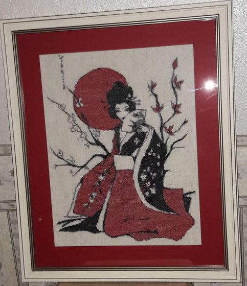 Работа «Японская девушка в раме»