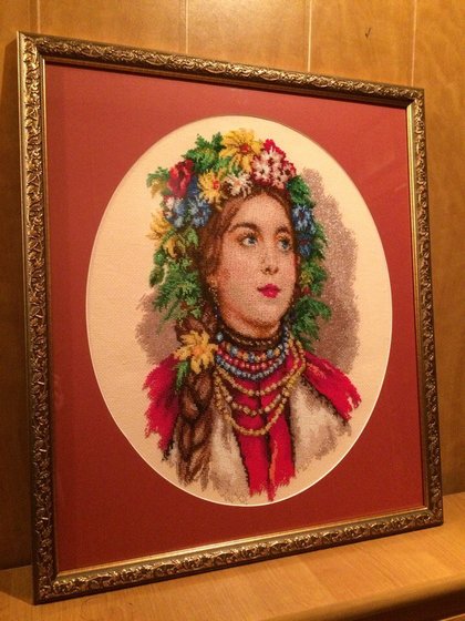 Работа «Русская  красавица.  Вышивка  бисером»