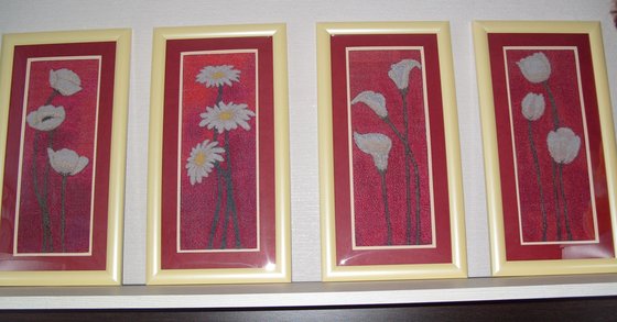 Работа «Цветы на красном фоне.»