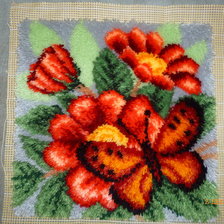 Работа «Бабочка в ковровой технике для подушки»