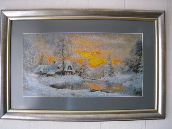 Работа «Zachód w zimowym lesie»